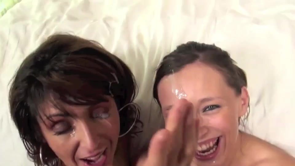 Подборка любительских камшотов на красоток 