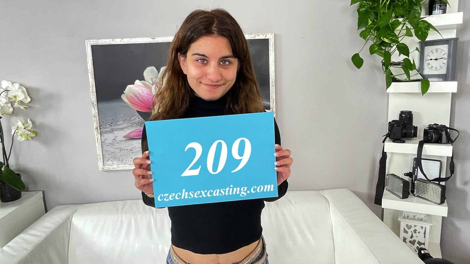 Девушка отсосала на чешском порно-кастинге 