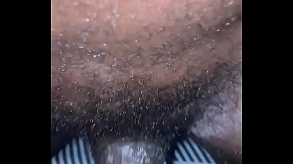 Негр трахает негритянку крупным планом. Видно все!